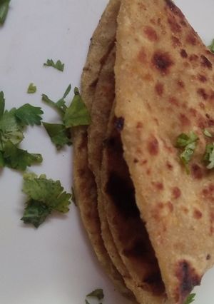 मिर्च का पराठा (Mirch ka paratha recipe in Hindi) रेसिपी मुख्य फोटो