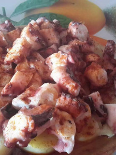 Una foto de Pulpo a la gallega