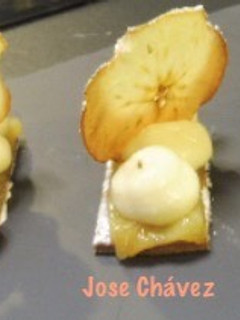 Una foto de Crujiente de Manzana con galleta y crema pastelera