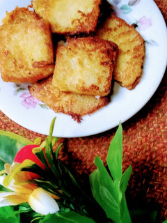 A picture of French toast.