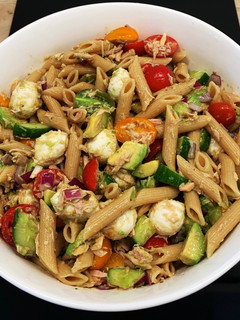 Une photo de Salade Composée Base Pâtes Complètes