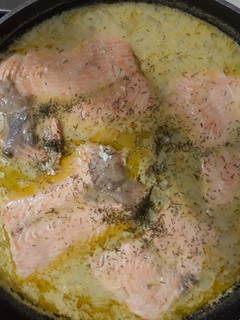 Una foto de Lomos de salmón al eneldo