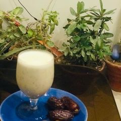 A picture of Dates & Almonds Milkshake.