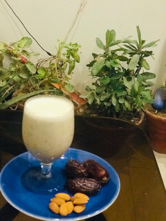 A picture of Dates & Almonds Milkshake.