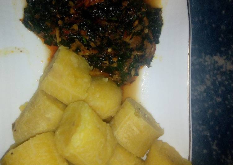Boiled Plantain and Vegetable Sauce