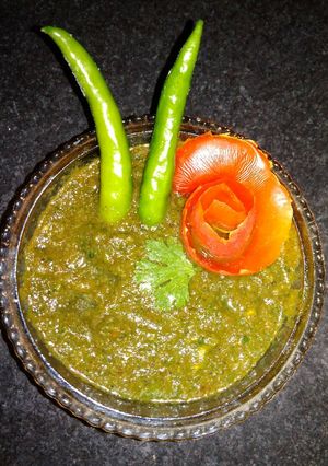 A picture of Teekhi chatpati chutney hare dhaniye ki.