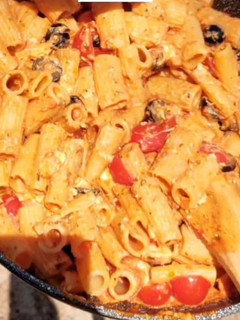 Foto de Massa com Feta, Tomate Cherry e Azeitonas