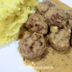 Una foto de 🧆🇸🇪 Köttbullar (Albóndigas Suecas)
