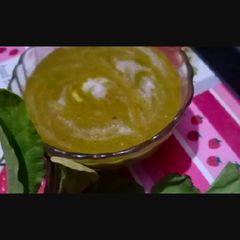 A picture of Spinach soup (palak soup).