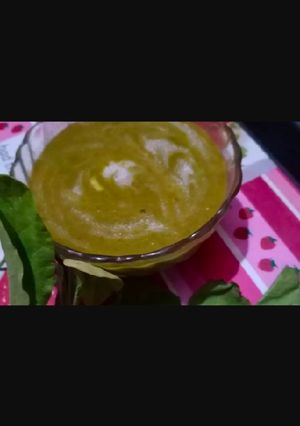 A picture of Spinach soup (palak soup).