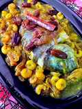 Dorada y gambas con cebollas confitadas a la Canela y pasas