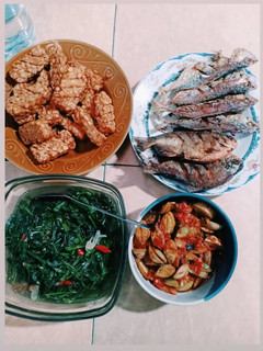 Foto resep Tumis Kangkung, Jengkol Balado, Ikan dan Tempe Goreng