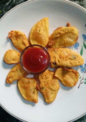 A picture of Potato Pakoras.