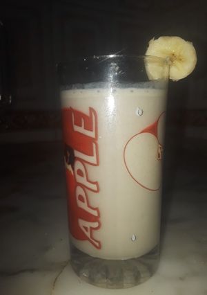 صورة لوصفة عصير الموز والتمر