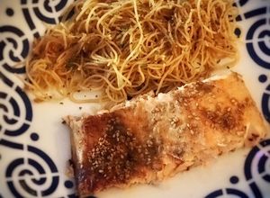 Foto principal de Salmón asado al Mirin con noodles