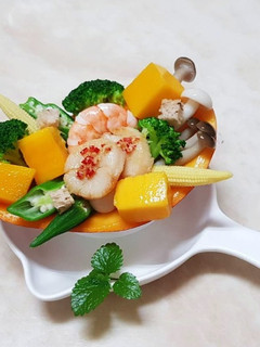 蝦子.白蝦.干貝.蔬菜芒果沙拉  家常菜 的食譜成品照片
