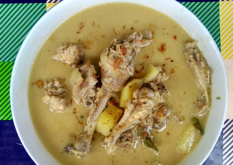 Opor ayam kampung