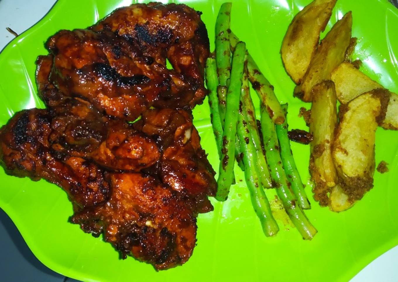 1. Ayam panggang #AlaCaressa