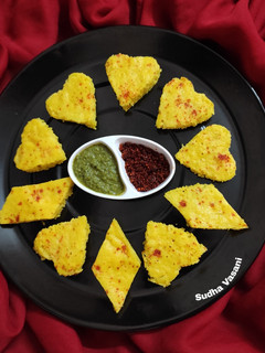 દૂધીના ઢોકળા(Dudhi Dhokla Recipe In Gujarati) રેસીપી મુખ્ય ફોટો