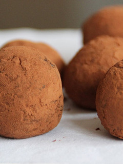 Una foto de Trufas de galleta y dulce de leche