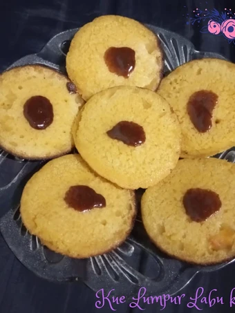 Langkah Mudah untuk Membikin Resep Kue Lumpur Labu kuning Toping Tiramisu yang Uenak Anti Ribet, Uenak Banget