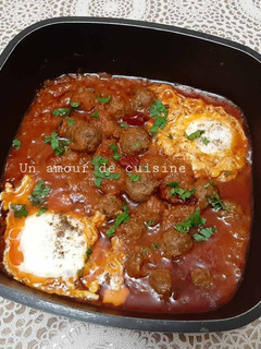 Une photo de Tajine de kefta aux œufs 🍴