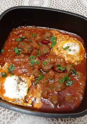 Une photo de Tajine de kefta aux œufs 🍴