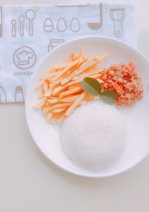 Hình của món Tuần 12 : Khoai Tây Chiên Và Thịt Bằm.