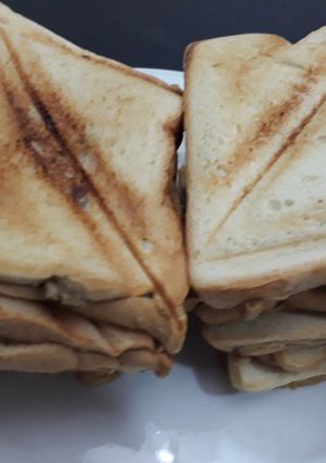 A picture of Toast bread with jam.