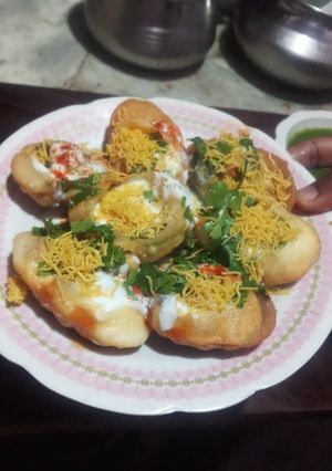 स्ट्रीट स्टाइल भरवां गोलगप्पे (street style bharwa golgappe recipe in Hindi) रेसिपी मुख्य फोटो