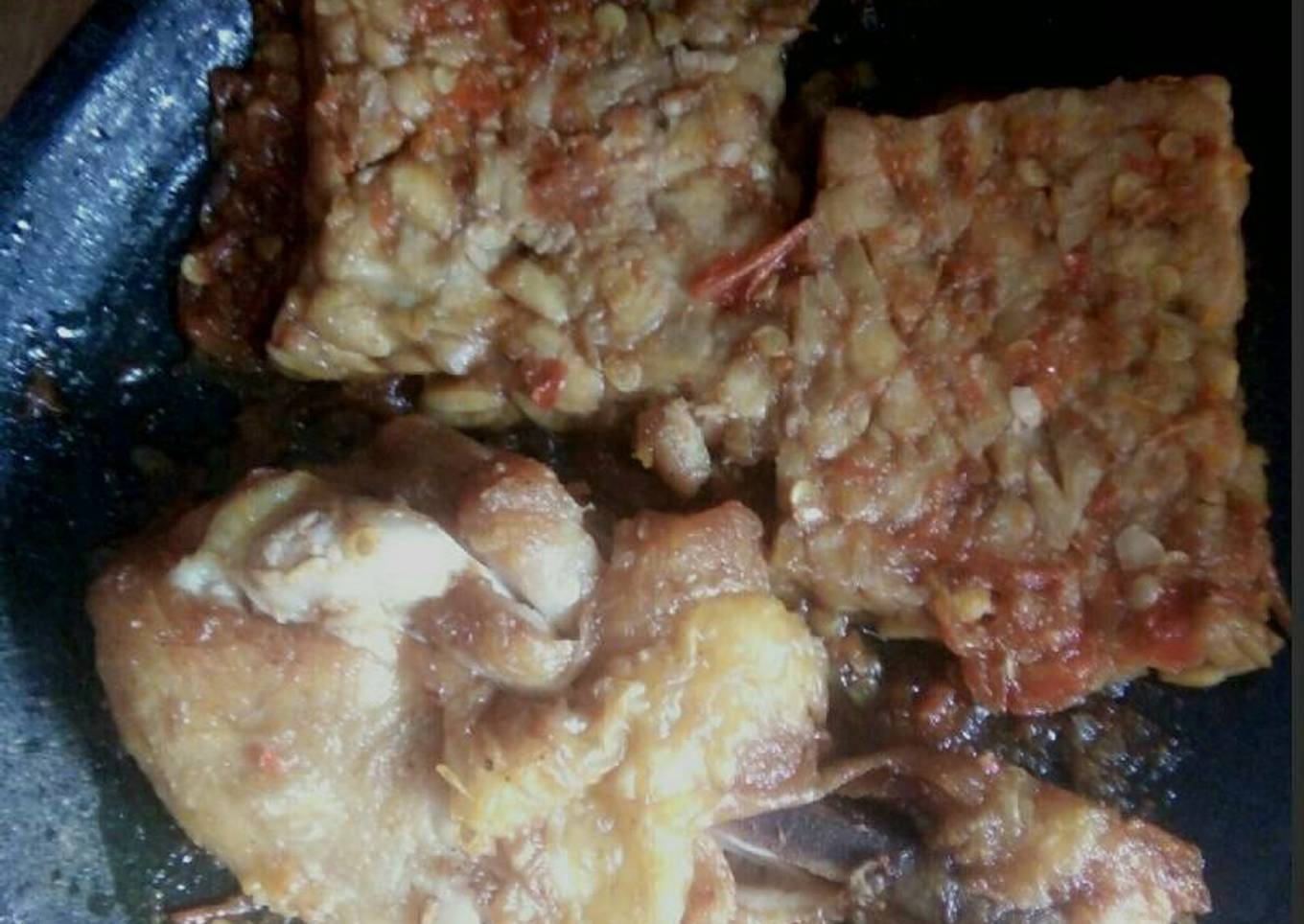 Ayam dan Tempe Penyet sambal bawang