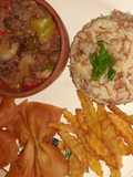 وجبه لحم مع رز وبطاطا مشوية وخبز مقلي