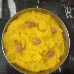 A picture of Moong dal halwa.