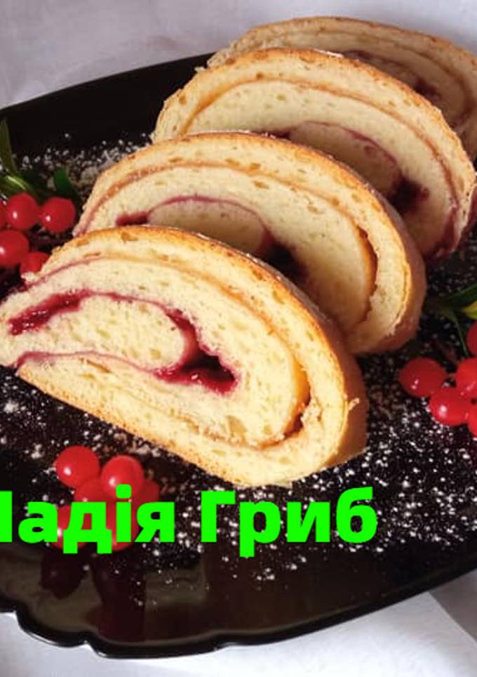 Рулет на сироватці з повидлом
