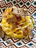 Tagliolini crema di parmigiano e burro con tartufo bianco