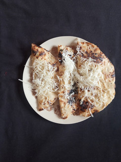 ચીઝ નાન (Cheese Naan Recipe In Gujarati) રેસીપી મુખ્ય ફોટો