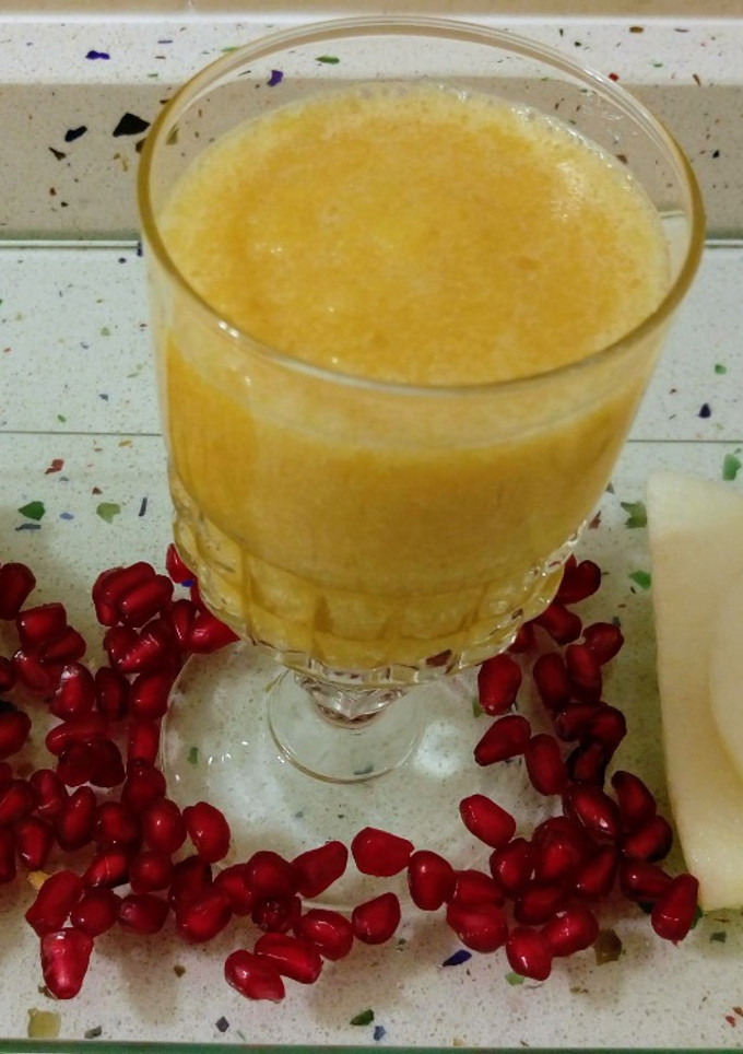 Una foto de Smoothie de Frutas con higos chumbos y granada