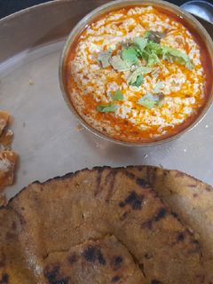 દહીં ની તિખારી (Dahi Tikhari Recipe In Gujarati) રેસીપી મુખ્ય ફોટો