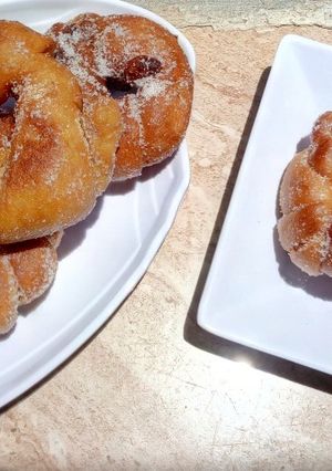 A picture of Twisted ring doughnut.