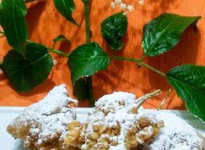 Foto principal de Buñuelos de flor de sauco