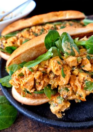 Foto principal de Coronation chicken o pollo de la coronación {receta británica)