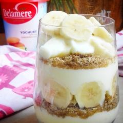 A picture of Lemon biscuit yogurt parfait.