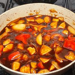 My Chicken and Mango in Sweet 'n' Sour Sauce 😚 A picture of My Chicken and Mango in Sweet 'n' Sour Sauce 😚.