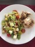 Pollo relleno al vapor con ensalada de garbanzos