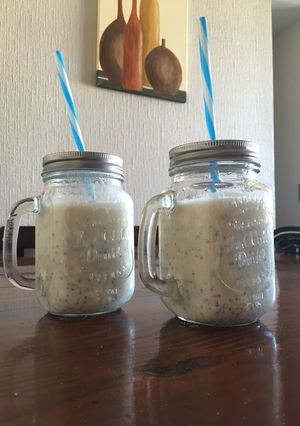 Una foto de Leche con plátano, avena y chía