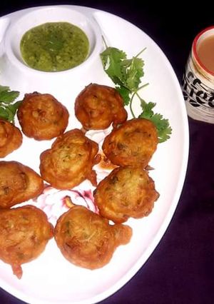 मैसूर बोंडा (Mysore bonda recipe in Hindi) रेसिपी मुख्य फोटो