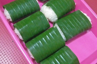 Bagaimana Menyiapkan Lemper ketan isi abon pedas Menu Enak