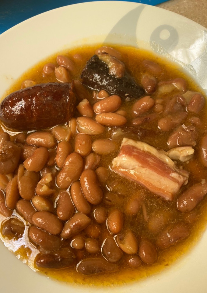 Una foto de Fabada de alubias pintas en Crock Pot