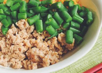 How to Prepare Appetizing Japanese Scrambled Chicken Bowl Tori Soboro Donburi