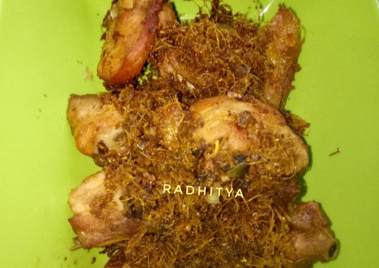 Cara termudah untuk Istimewa LezatAyam goreng lengkuas